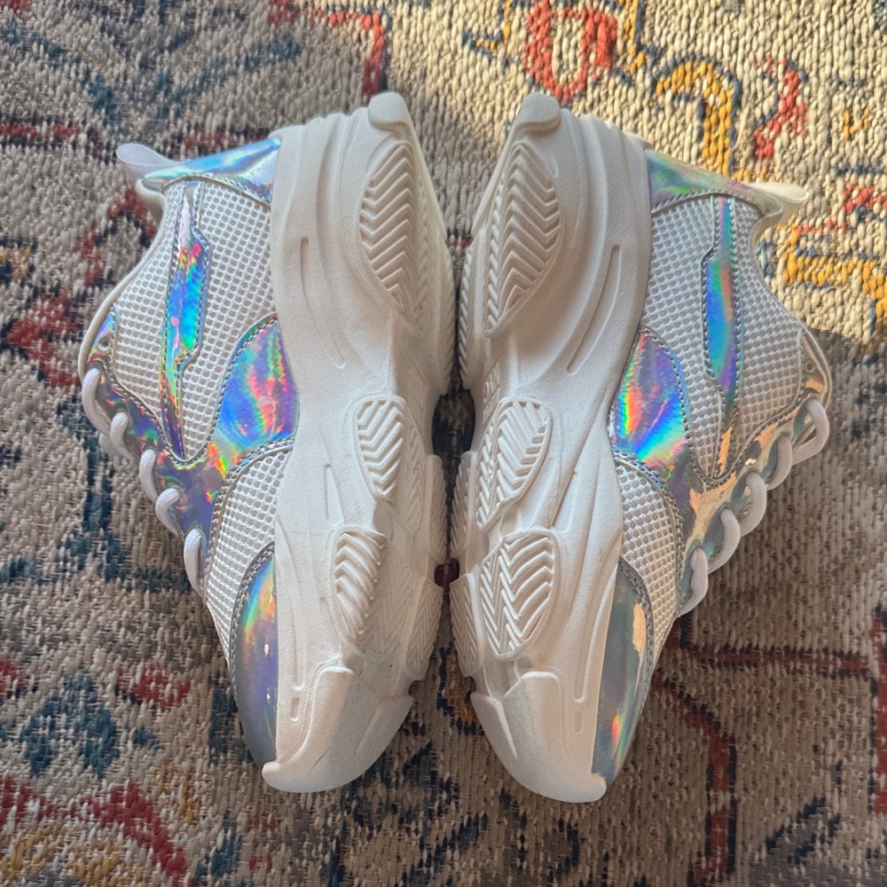 Kids Holographic Sneakers - Picture 5 of 6